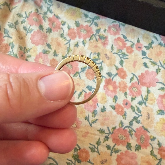 Elegant Yellow Diamond Gold Band Ring - Picture 2 of 3